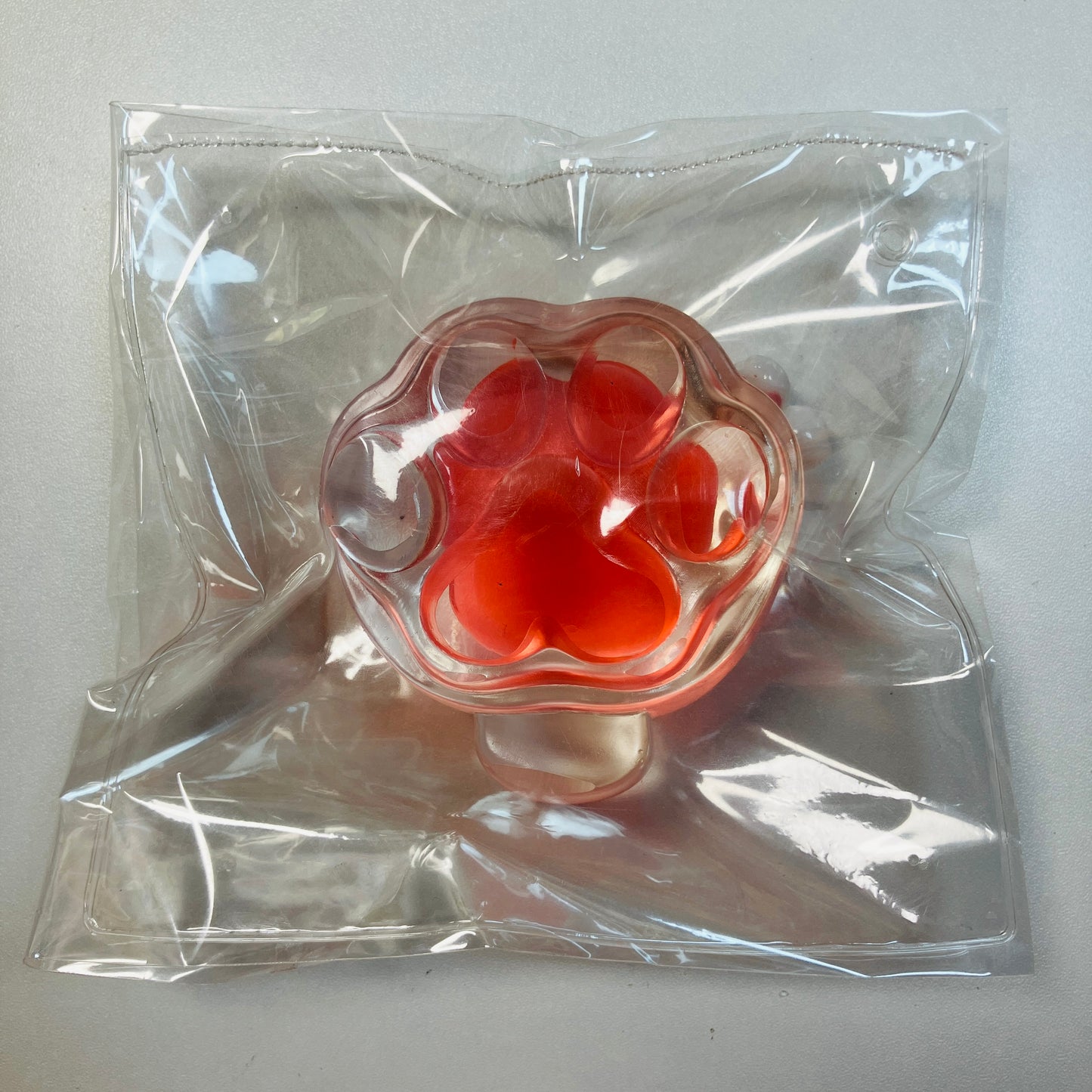 水入り肉球アイス