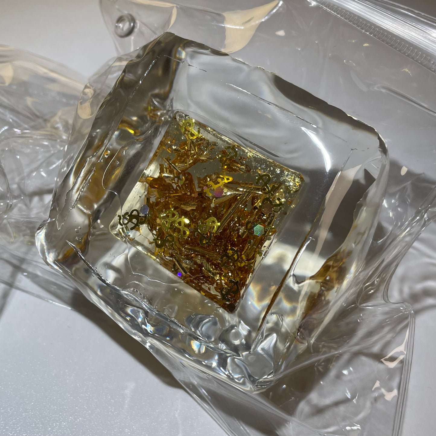水入り氷 金