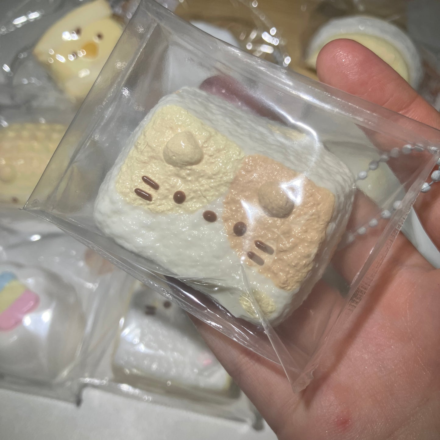 「水入り氷わんちゃん爆破水感」ブラインドボックス　配信専用 ０６２１
