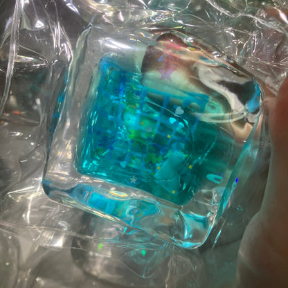 「水入り氷わんちゃん爆破水感」ブラインドボックス　配信専用 ０６２１