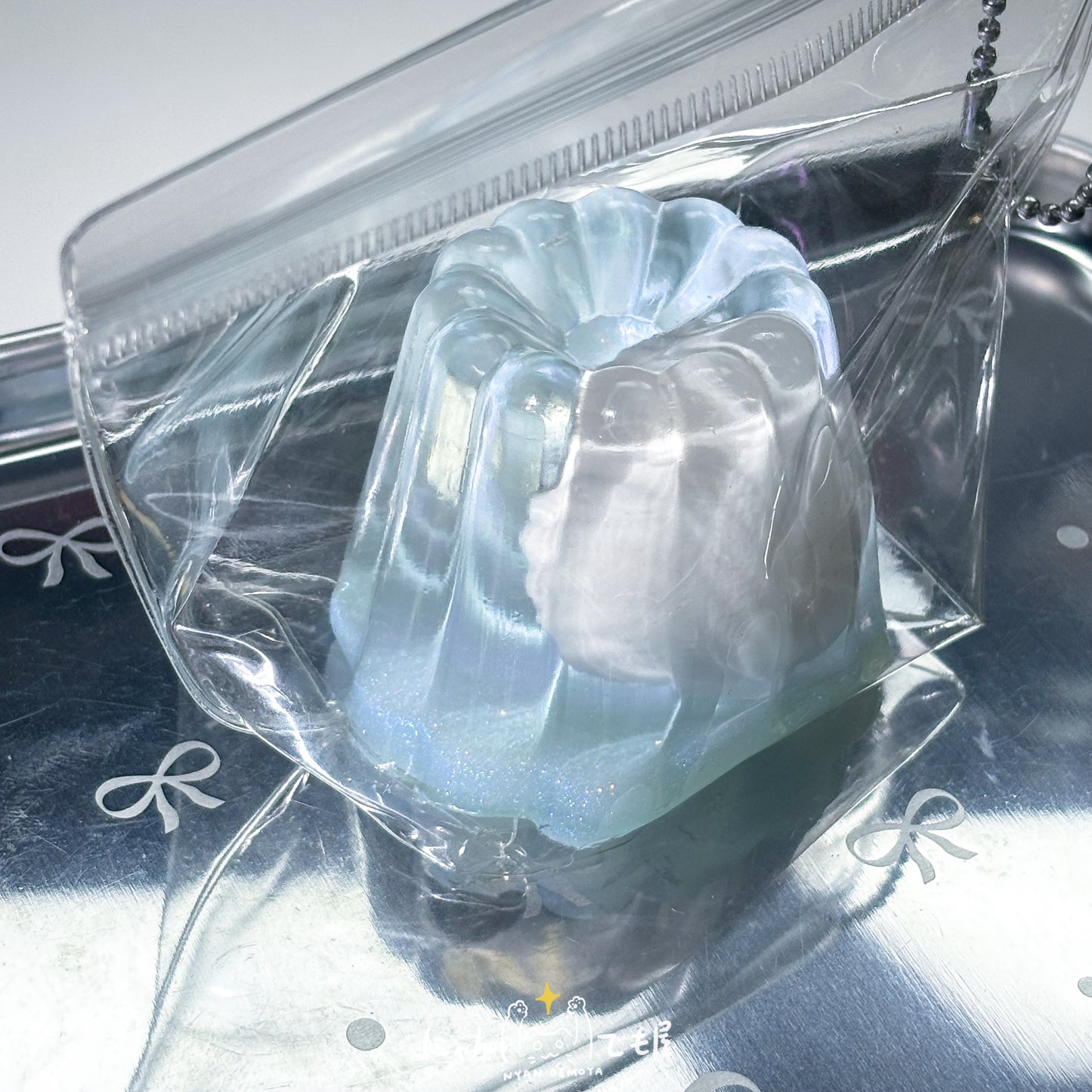 　「夏の空シリーズ」貝カヌレ　水色