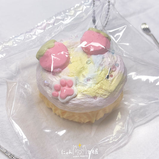 「もちふわシリーズ」カップケーキ　厚クリーム感